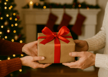 What to Bring as a Hostess Gift: 20 Perfect Thanksgiving & Christmas Ideas 2025